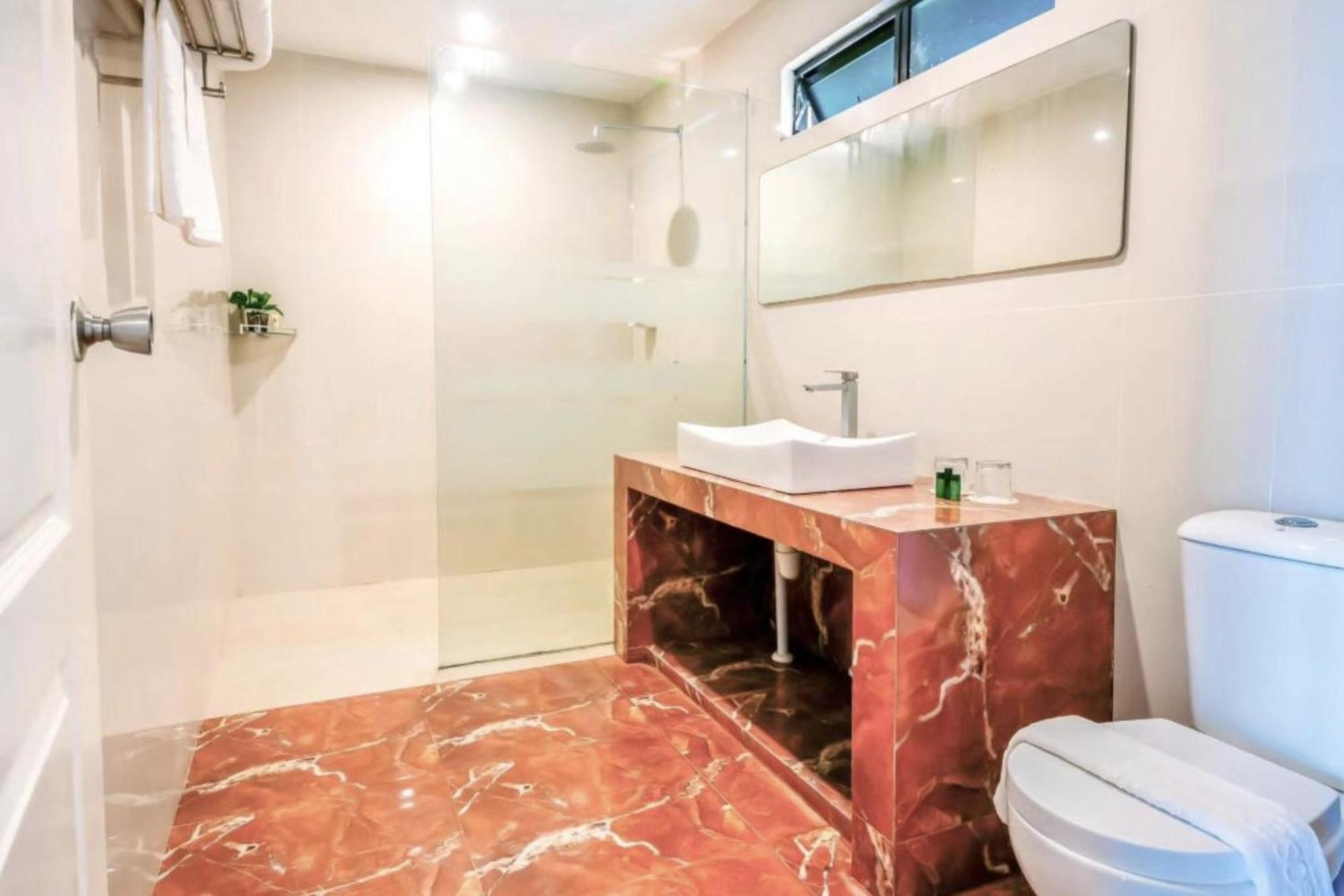 Dolphin Bay Island Resort Kota Belud Zimmer foto