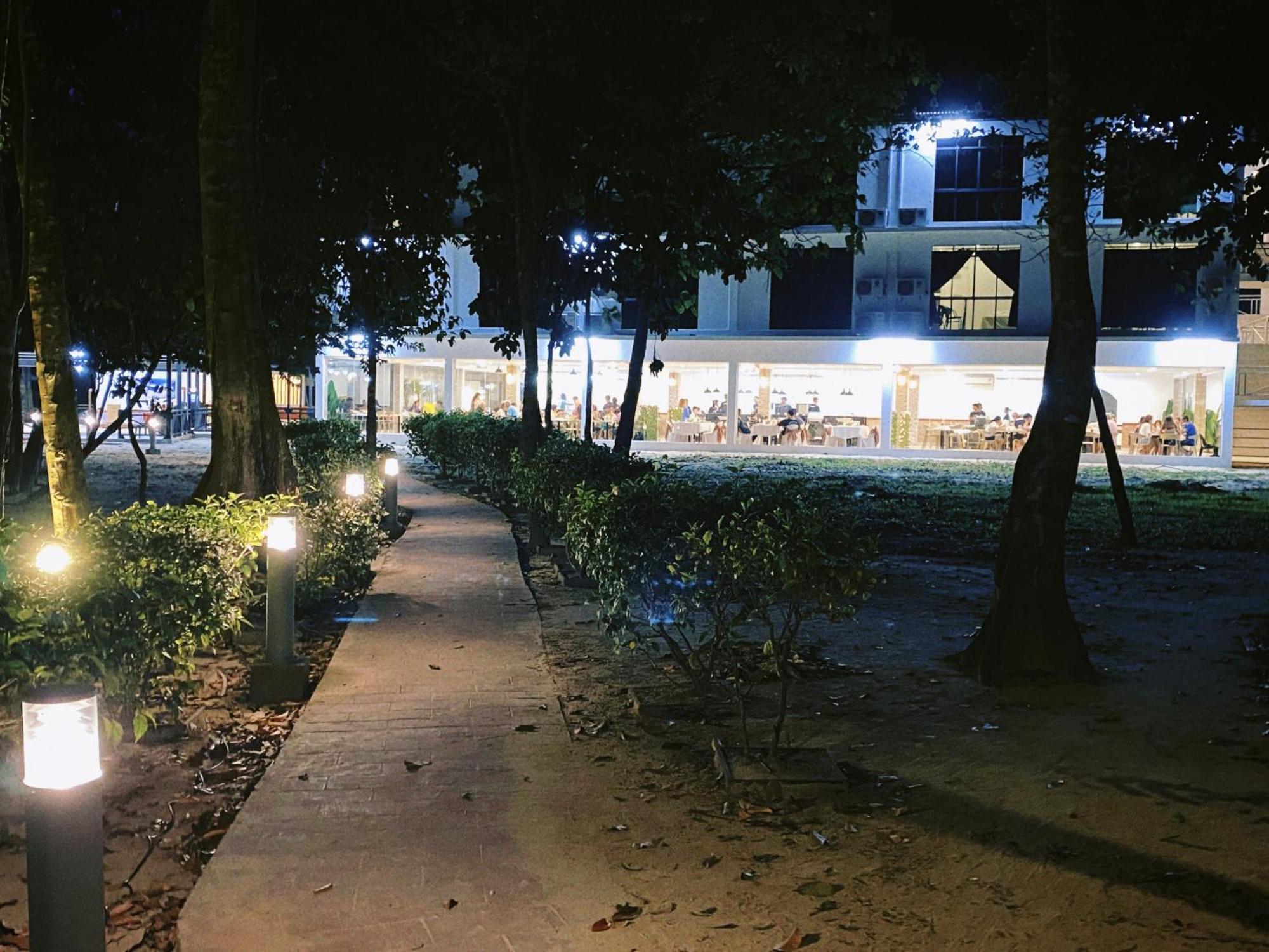 Dolphin Bay Island Resort Kota Belud Exterior foto