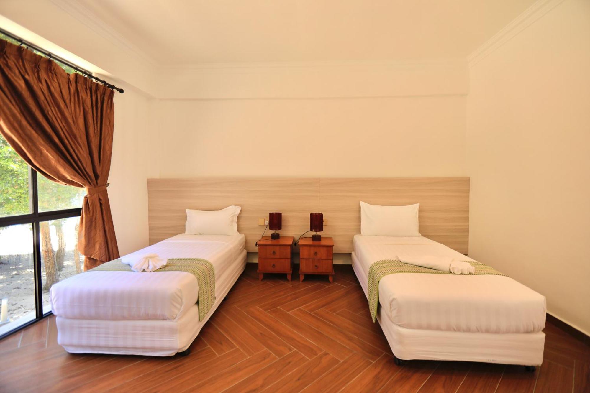 Dolphin Bay Island Resort Kota Belud Exterior foto